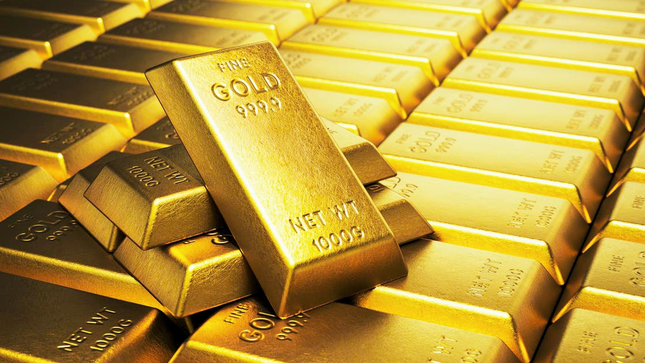 تراجع أسعار الذهب وسط صعود الدولار وتأجيل التوقعات بشأن خفض معدلات الفائدة